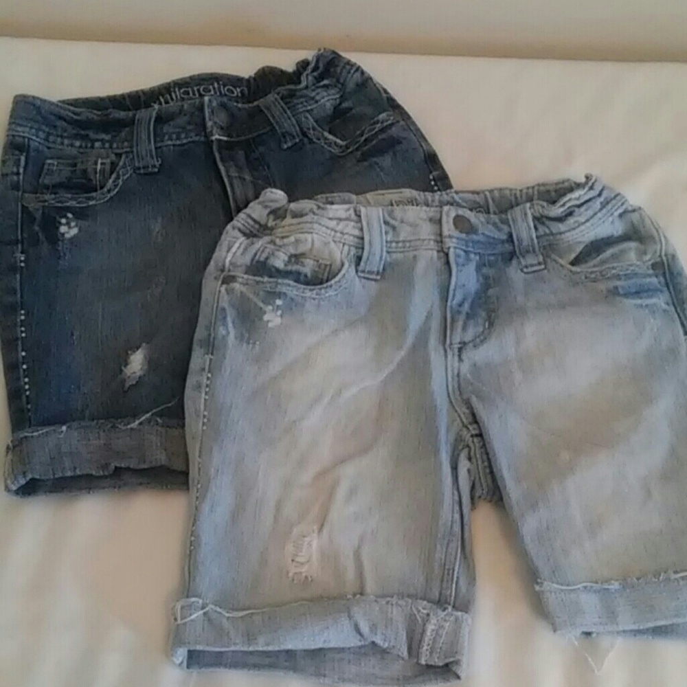 2 pairs of shorts